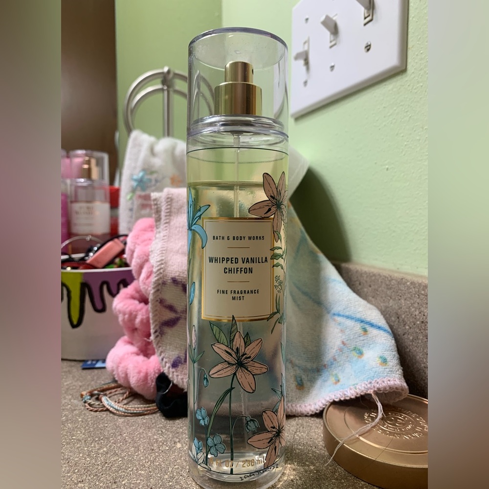 Bath and Body Works Whipped Vanilla Chiffon Fine Fragrance Mist